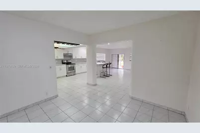 3041 NW 16th St, Miami, FL 33125 - Photo 7