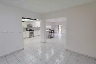 3041 NW 16th St, Miami, FL 33125 - Photo 7