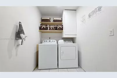 3041 NW 16th St, Miami, FL 33125 - Photo 25