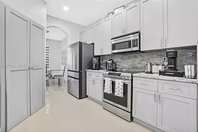 2132 NE 38th Rd, Homestead, FL 33033 - Photo 7