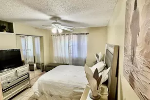 10076 NW 6th St, Pembroke Pines, FL 33024 - Photo 3