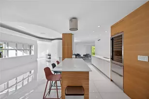 1000 N Shore Dr, Miami Beach, FL 33141 - Photo 15