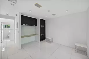 1000 N Shore Dr, Miami Beach, FL 33141 - Photo 41