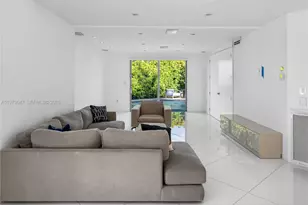 1000 N Shore Dr, Miami Beach, FL 33141 - Photo 23