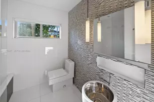 1000 N Shore Dr, Miami Beach, FL 33141 - Photo 43