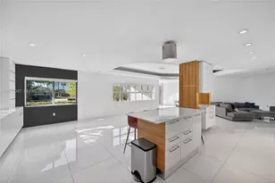 1000 N Shore Dr, Miami Beach, FL 33141 - Photo 15