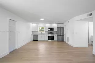 2241 Hope St, Hollywood, FL 33020 - Photo 5