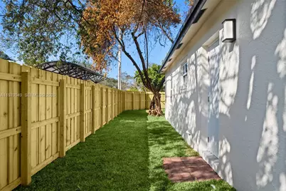 2241 Hope St, Hollywood, FL 33020 - Photo 23