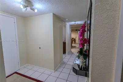 8931 N New River Canal Rd #1E, Plantation, FL 33324 - Photo 17