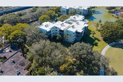 8931 N New River Canal Rd #1E, Plantation, FL 33324 - Photo 11