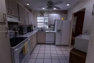 8931 N New River Canal Rd, Plantation, FL 33324 - Photo 29