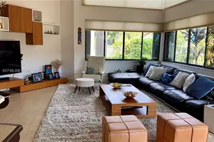 1040 Sandalwood Ln, Weston, FL 33326 - Photo 9