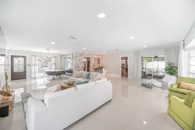 2121 NE 62nd St, Fort Lauderdale, FL 33308 - Photo 7