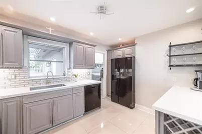 2121 NE 62nd St, Fort Lauderdale, FL 33308 - Photo 5