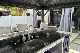 10371 West 33rd Ct, Hialeah, FL 33018 - Photo 11