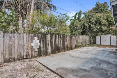 335 NW 109th St, Miami, FL 33168 - Photo 35