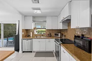 3035 Hayes St, Hollywood, FL 33021 - Photo 15