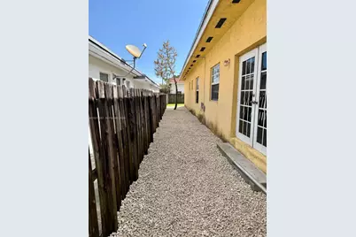 1010 NW 2nd Ave #1010, Hallandale Beach, FL 33009 - Photo 13