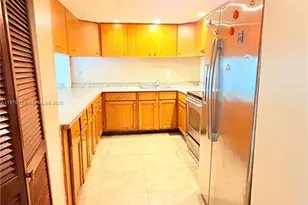 948 SW 74th Ave, North Lauderdale, FL 33068 - Photo 5