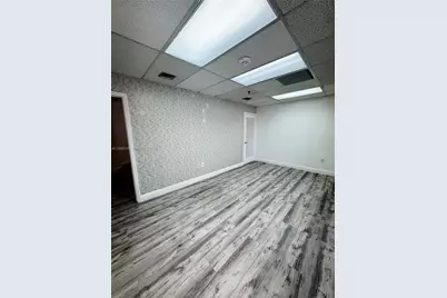 2100 W 76th St #201-203, Hialeah, FL 33016 - Photo 7