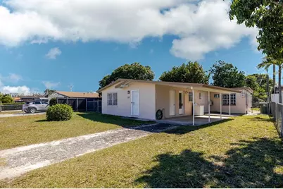 670 SE 1st St, Hialeah, FL 33010 - Photo 11