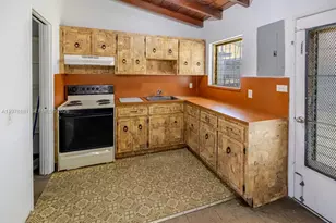 670 SE 1st St, Hialeah, FL 33010 - Photo 3