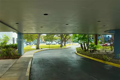 901 Hillcrest Dr #311, Hollywood, FL 33021 - Photo 9