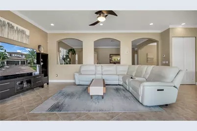 10120 N Lake Vista Ct, Parkland, FL 33076 - Photo 9