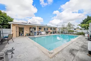 590 W 35th Pl, Hialeah, FL 33012 - Photo 13