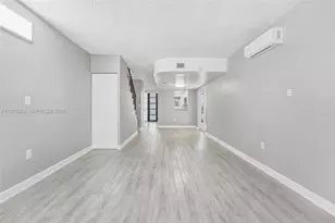 1096 W 42nd Pl, Hialeah, FL 33012 - Photo 7