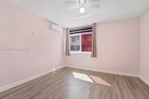 1096 W 42nd Pl, Hialeah, FL 33012 - Photo 21