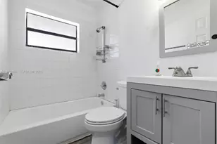 1542 NW 35th St, Miami, FL 33142 - Photo 13