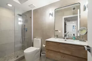 110 Washington Ave, Miami Beach, FL 33139 - Photo 15