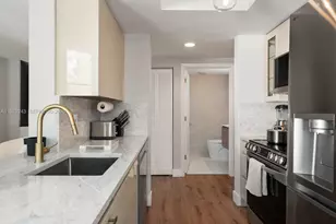 110 Washington Ave, Miami Beach, FL 33139 - Photo 7