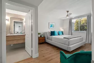 110 Washington Ave, Miami Beach, FL 33139 - Photo 13