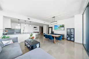 88 SW 7th St, Miami, FL 33130 - Photo 3