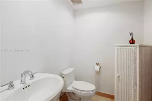 1830 S Ocean Dr, Hallandale Beach, FL 33009 - Photo 23