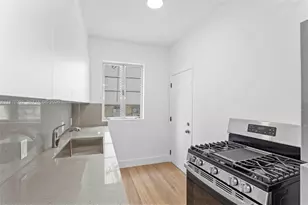 1044 Michigan Ave, Miami Beach, FL 33139 - Photo 11