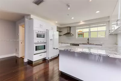 623 NE 8th Ave, Fort Lauderdale, FL 33304 - Photo 9