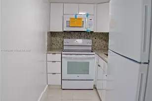 4717 NW 7th St, Miami, FL 33126 - Photo 5