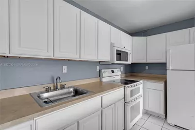 455 S Pine Island Rd #303C, Plantation, FL 33324 - Photo 7