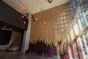 151 SE 1st St, Miami, FL 33131 - Photo 17