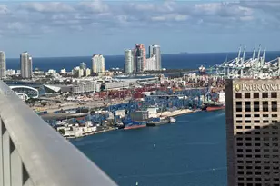 151 SE 1st St, Miami, FL 33131 - Photo 13