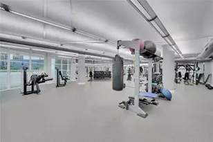 253 NE 2nd St, Miami, FL 33132 - Photo 25