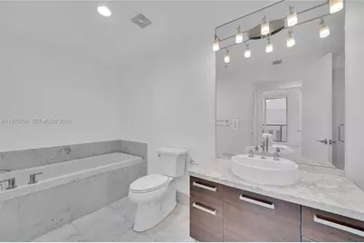 253 NE 2nd St #3106, Miami, FL 33132 - Photo 15