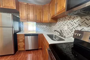 1080 Del Lago Cir, Sunrise, FL 33313 - Photo 5