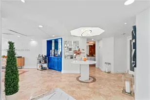 905 Brickell Bay Dr, Miami, FL 33131 - Photo 3