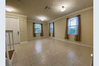 8987 W 35th Ave #8987, Hialeah, FL 33018 - Photo 7