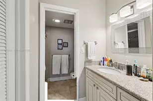 804 SE 7th St, Deerfield Beach, FL 33441 - Photo 25