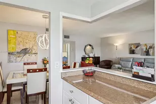 804 SE 7th St, Deerfield Beach, FL 33441 - Photo 5